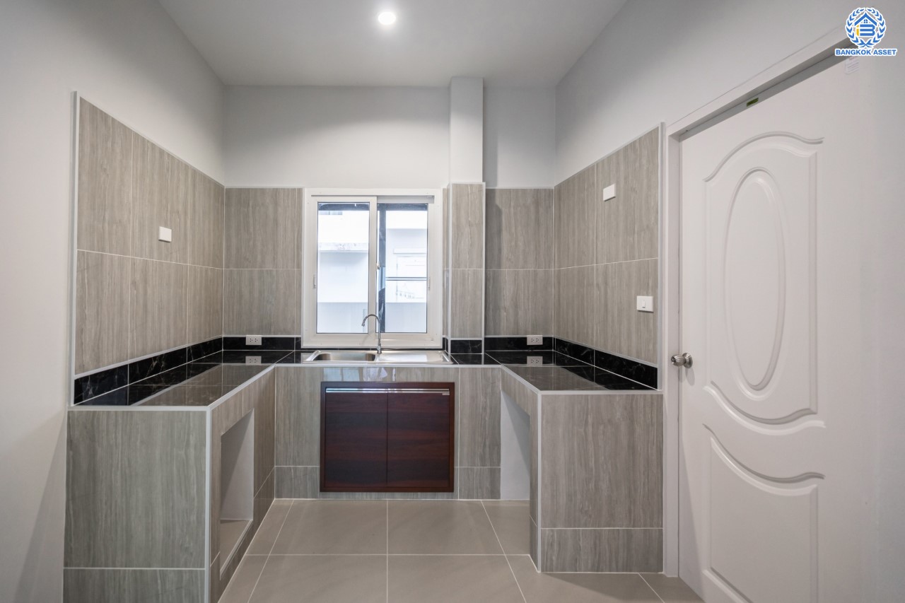 บ้านมือสองตกแต่งใหม่ ม.เพอร์เฟคเพลส1 ราชพฤกษ์ คุณภาพแบรนด์ Property Perfect เนื้อที่ 63.7 ตร.ว. บ้านเดี่ยวหลังใหญ่ ตอบโจทย์ทุกการอยู่อาศัย ฟังก์ชัน 3 ห้องนอน 3 ห้องน้ำ 2 ที่จอดรถ บนทำเลติดถนนราชพฤกษ์ ใกล้วงเวียนพระราม5 และรถไฟฟ้า "สถานีบางรักน้อยท่าอิฐ"